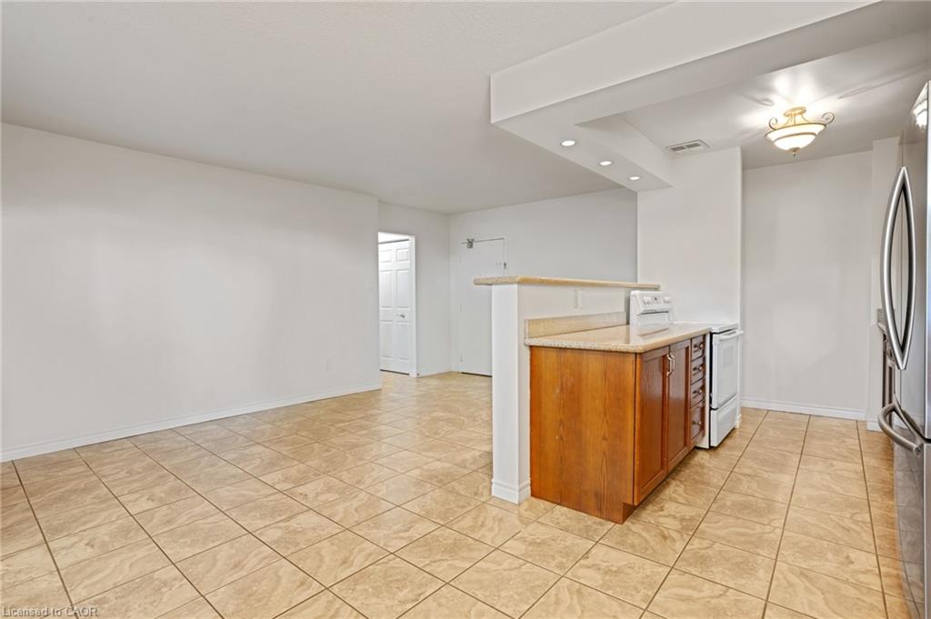 114-793 Colborne Street Property Photo 11