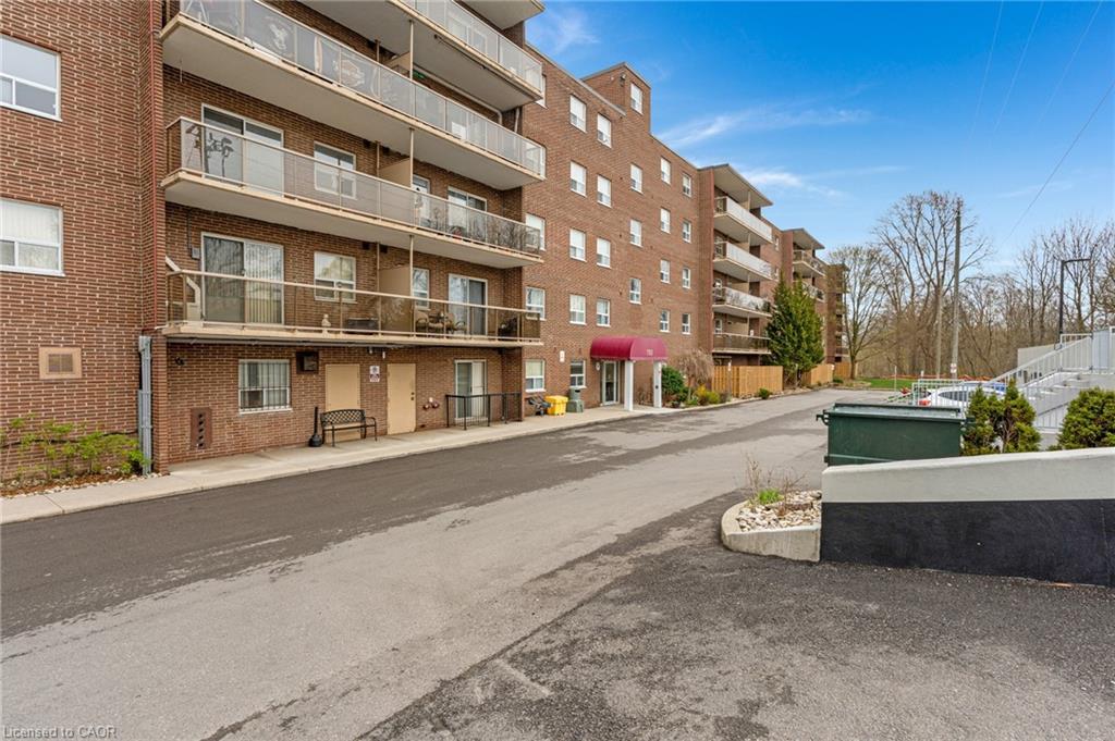114-793 Colborne Street Property Photo 32