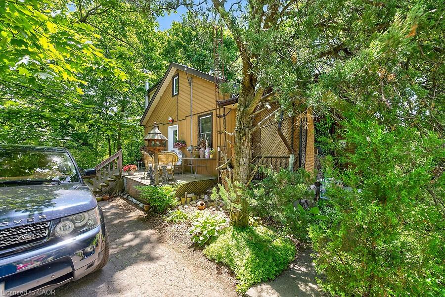 104 Teal Avenue Property Photo 2