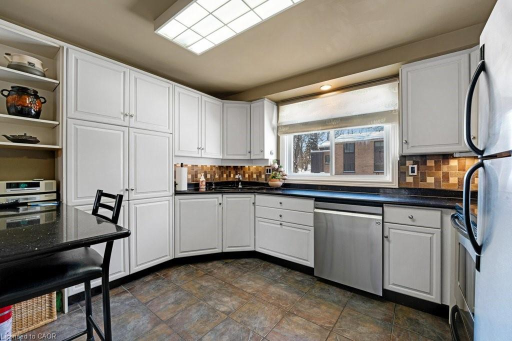 23-220 Salisbury Avenue Property Photo 13