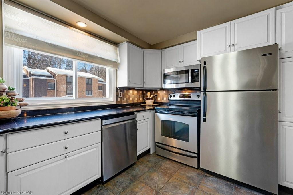 23-220 Salisbury Avenue Property Photo 14