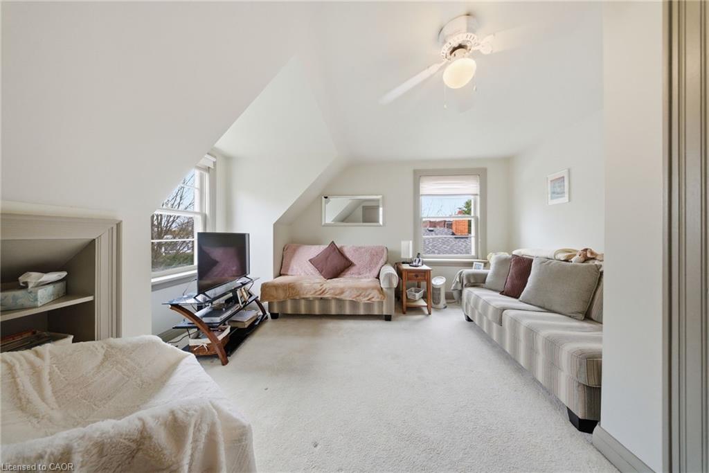 243 Sydney Street Property Photo 39