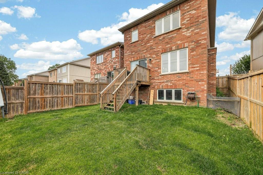 557 Baldwin Crescent Property Photo 14