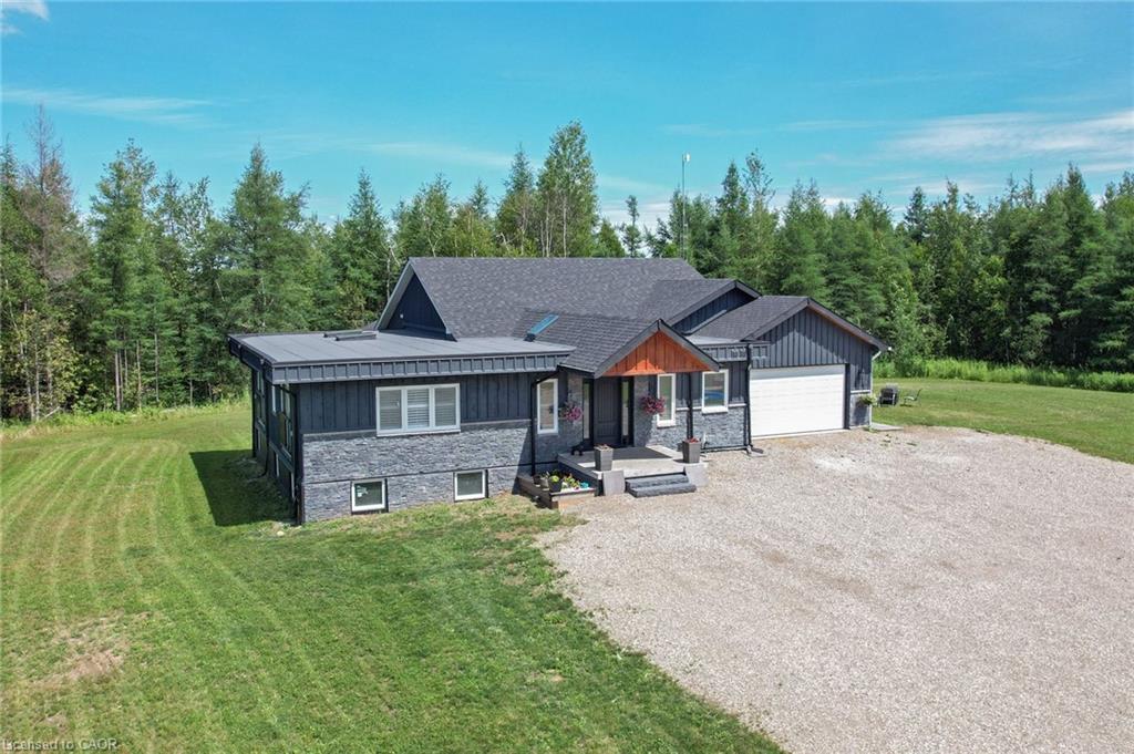 375753 6th Line Property Photo 1
