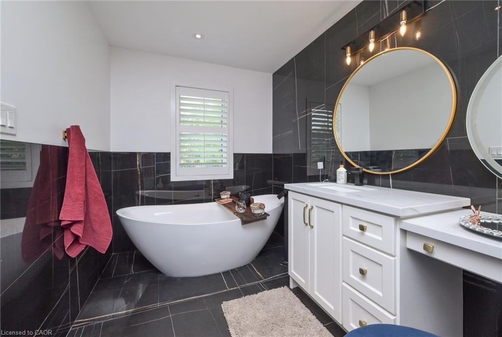 375753 6th Line Property Photo 17