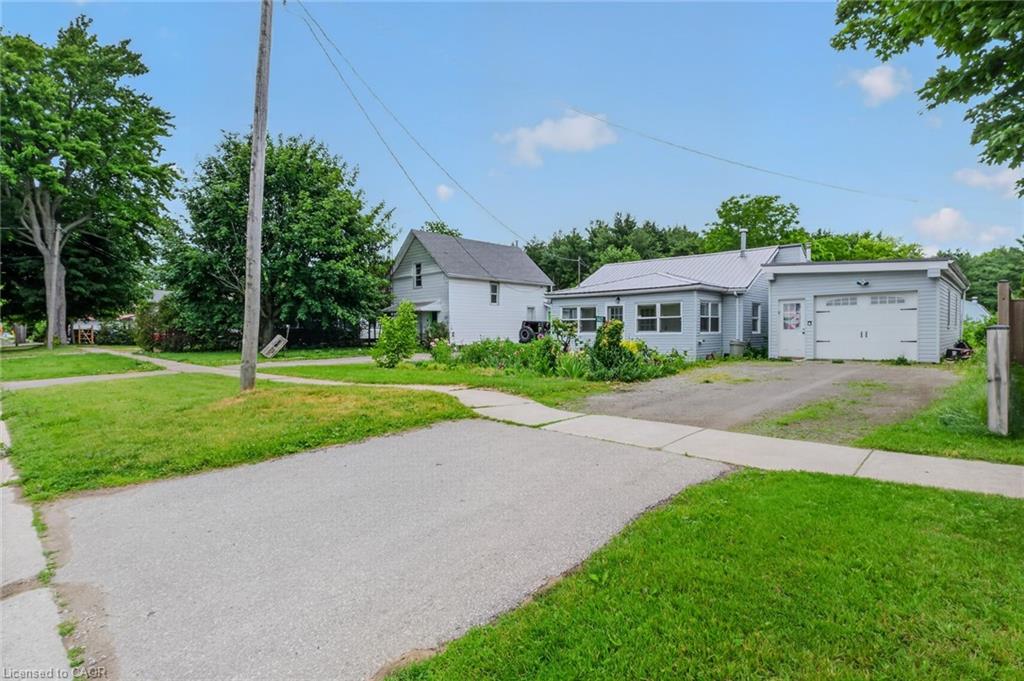 140 Townline Street Property Photo 4