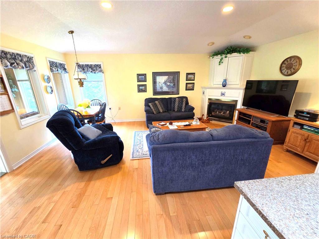 137 Foxboro Drive Property Photo 8