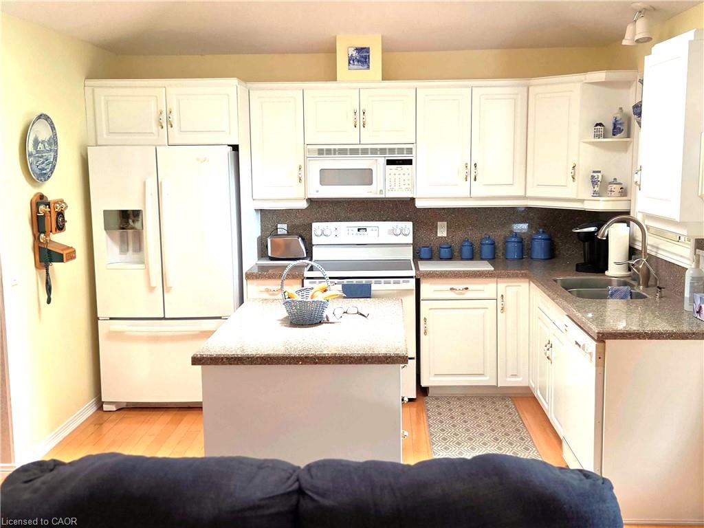 137 Foxboro Drive Property Photo 11