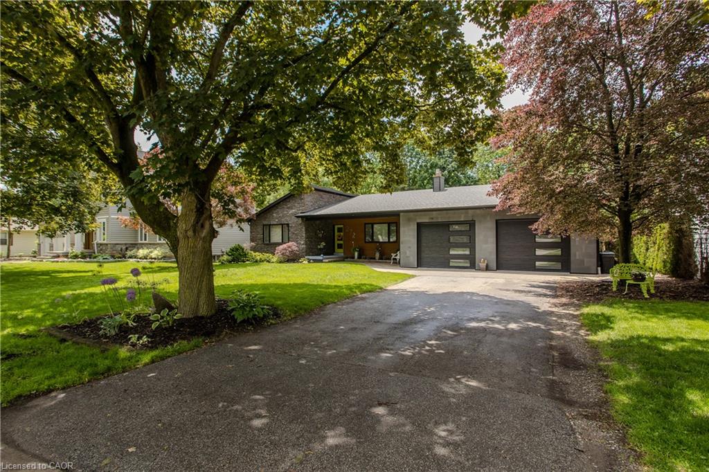 272 Goodram Drive Property Photo 4