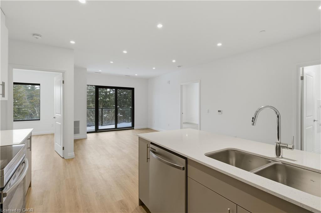 525-525 New Dundee Road Property Photo 11