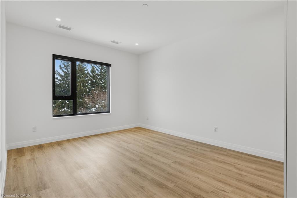 525-525 New Dundee Road Property Photo 14