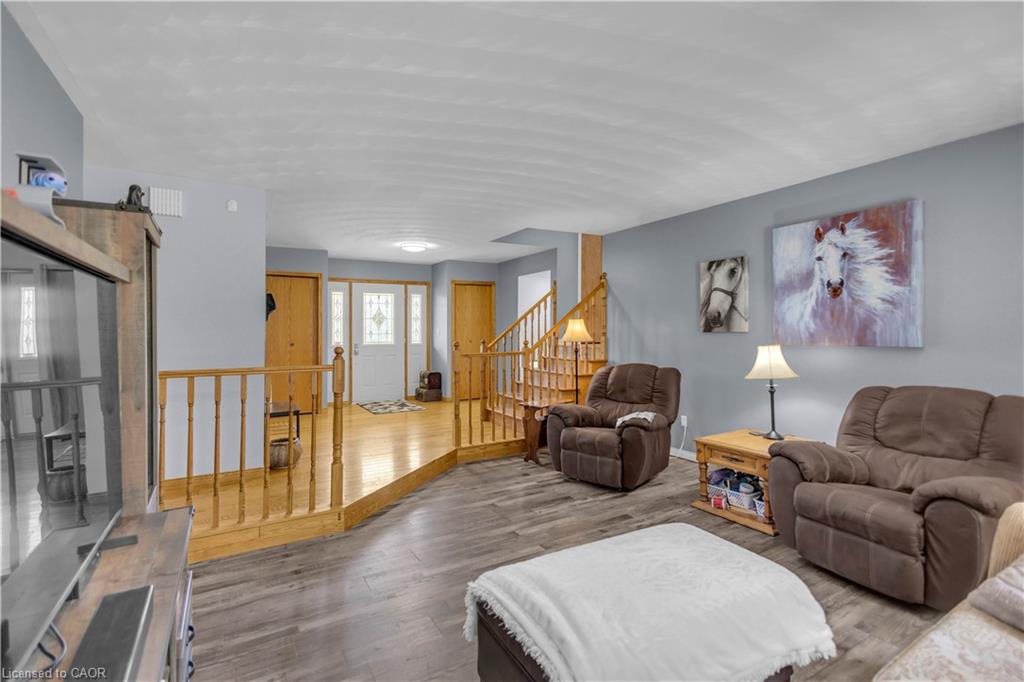 1306 St Johns Road W Property Photo 7
