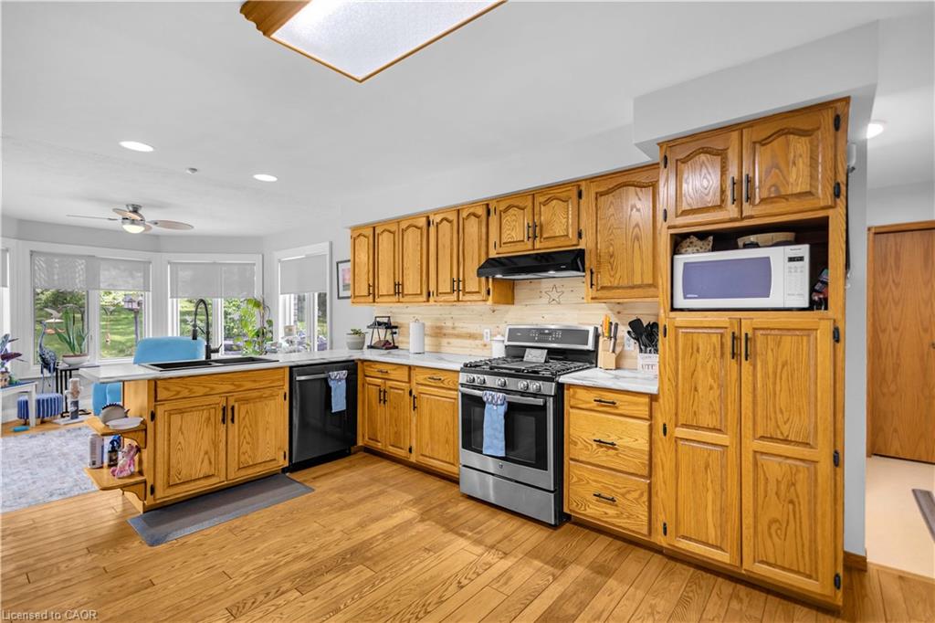 1306 St Johns Road W Property Photo 11