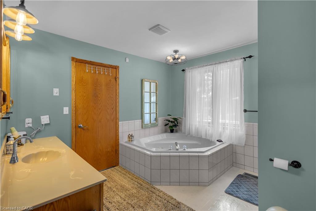 1306 St Johns Road W Property Photo 17