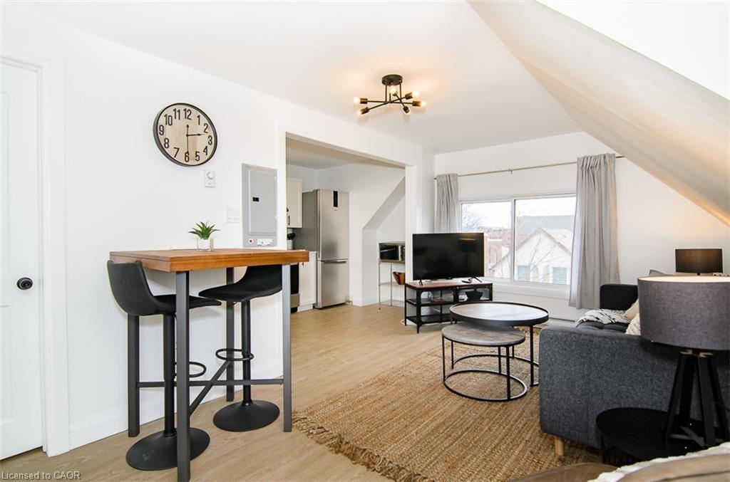 249 Emerald Street N Property Photo 3
