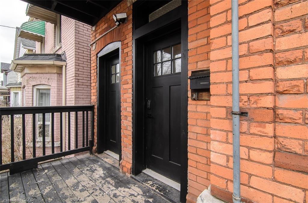 249 Emerald Street N Property Photo 4