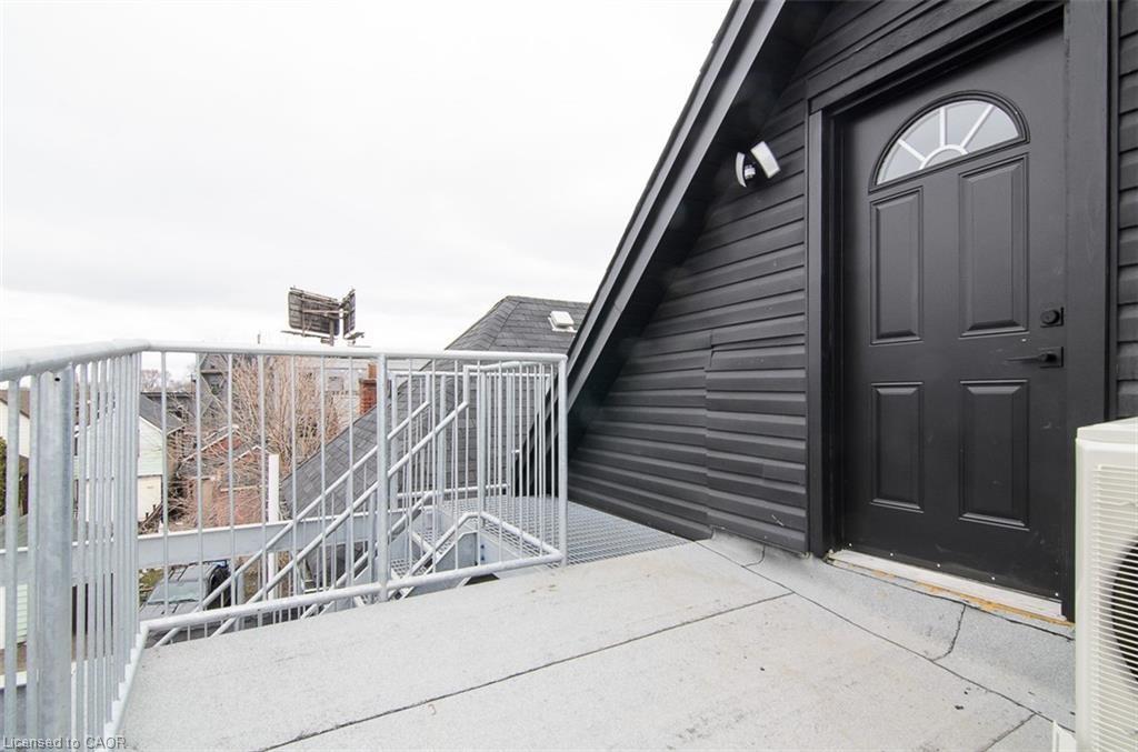 249 Emerald Street N Property Photo 11