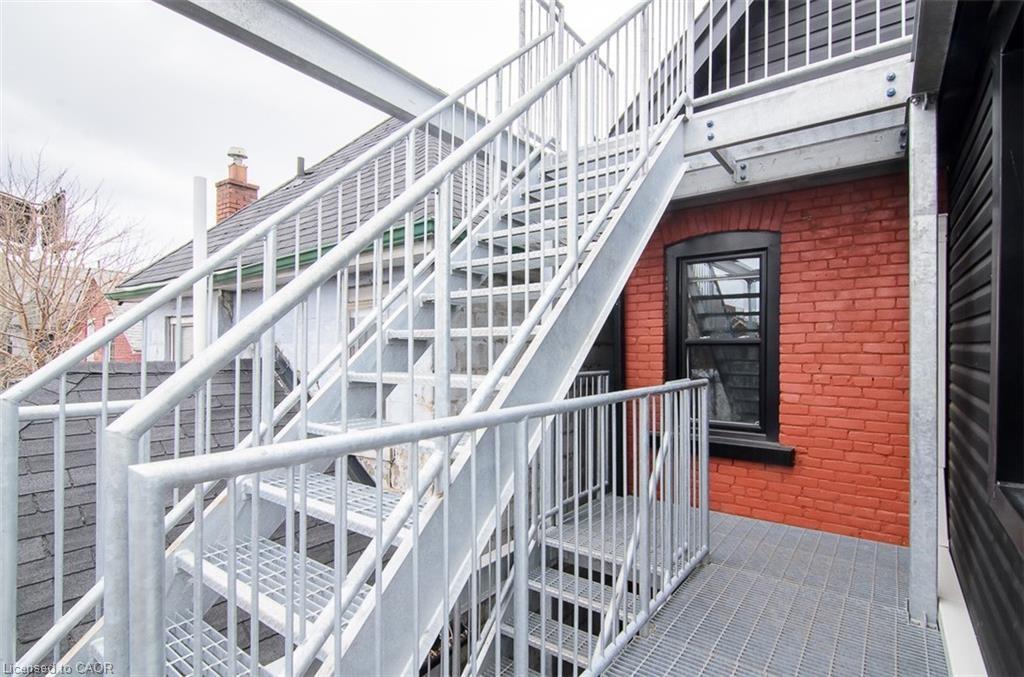 249 Emerald Street N Property Photo 13