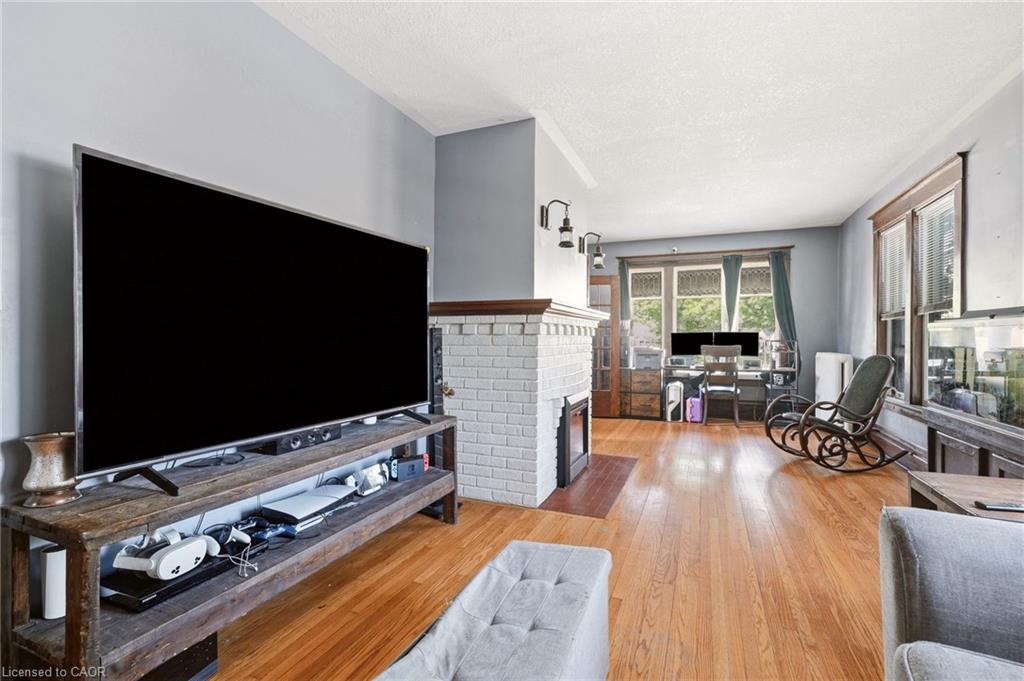 422 Lock Street W Property Photo 5