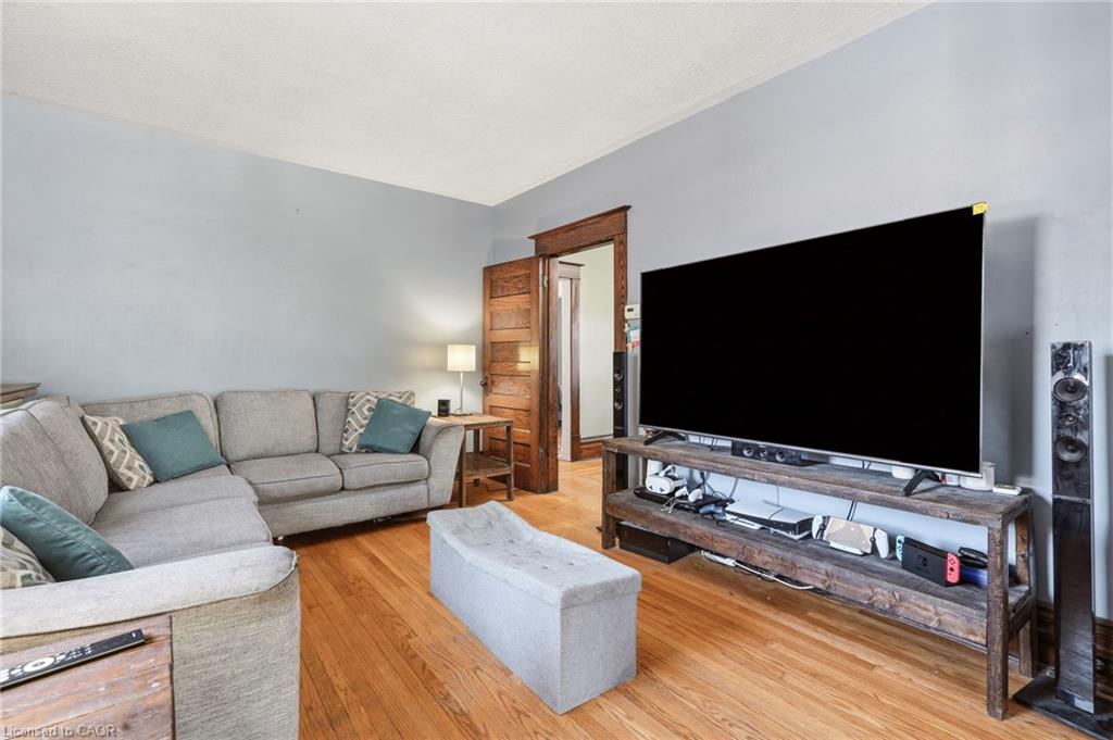 422 Lock Street W Property Photo 6