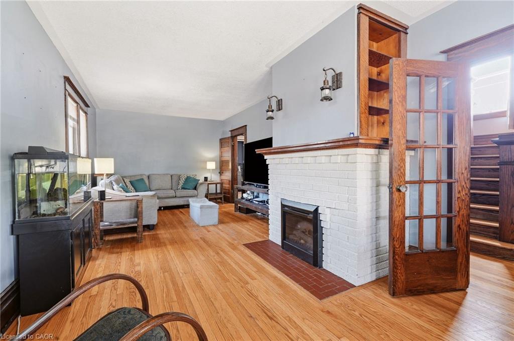 422 Lock Street W Property Photo 8