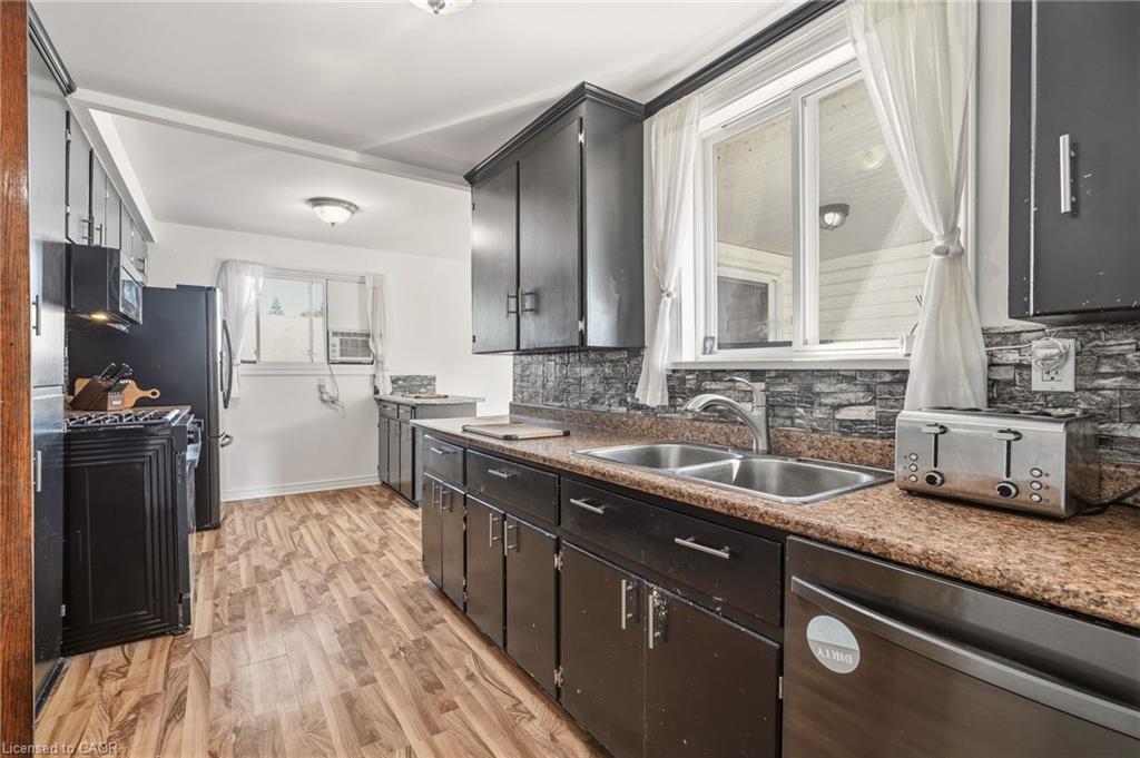 422 Lock Street W Property Photo 10
