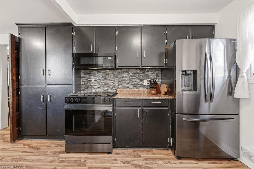 422 Lock Street W Property Photo 11