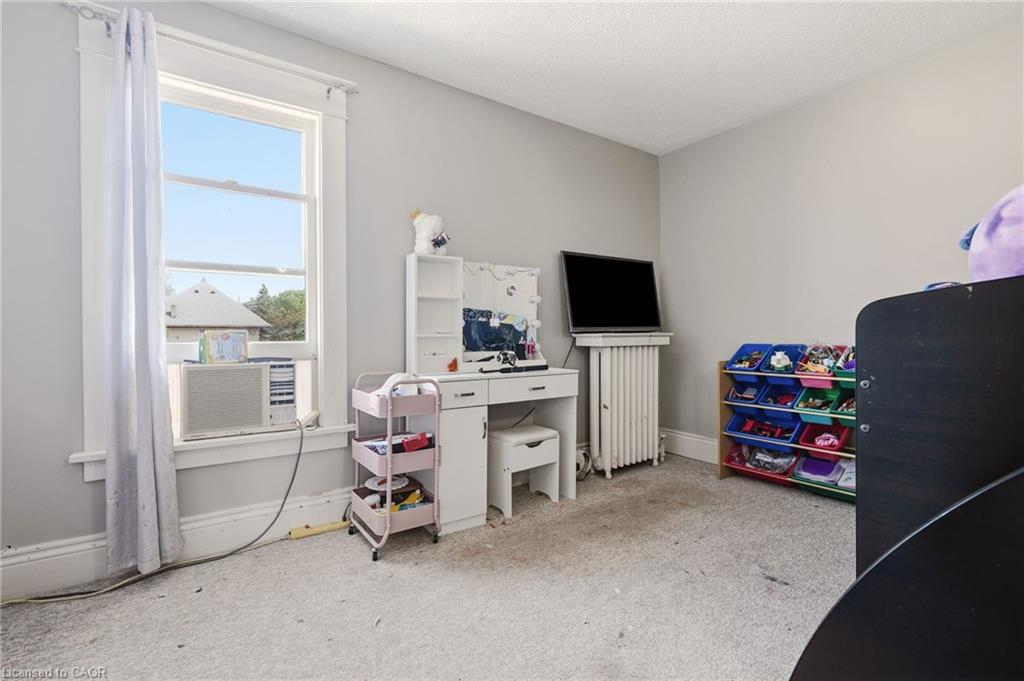 422 Lock Street W Property Photo 18