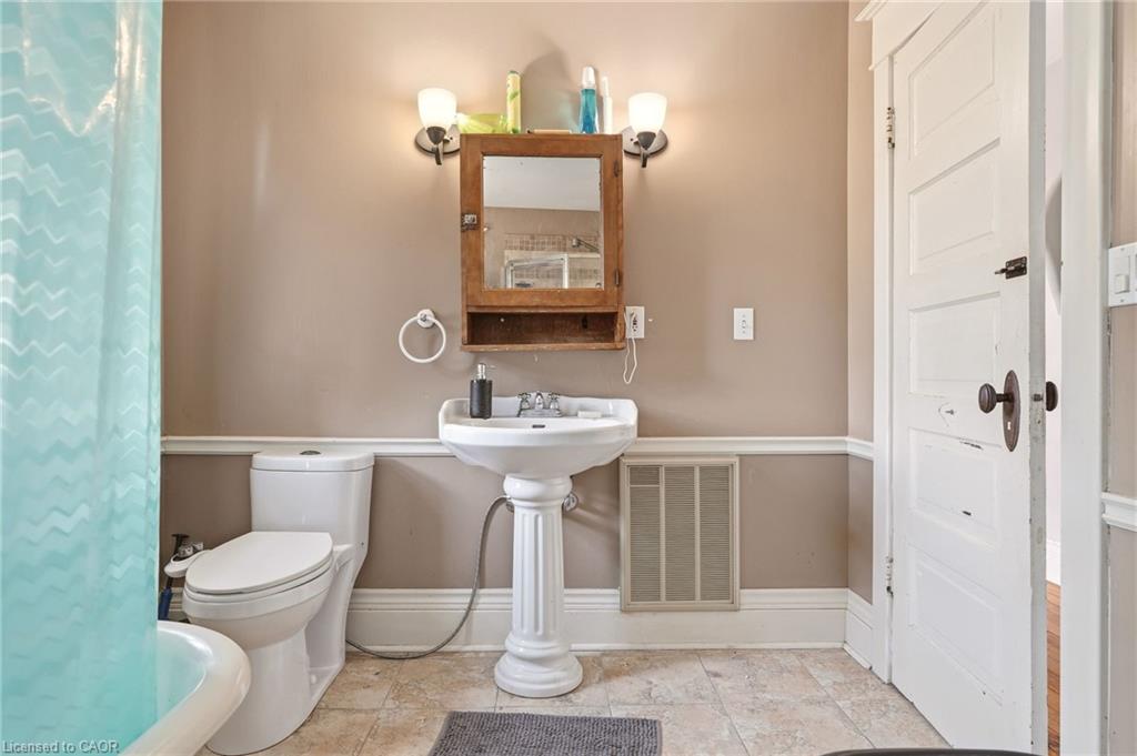 422 Lock Street W Property Photo 22