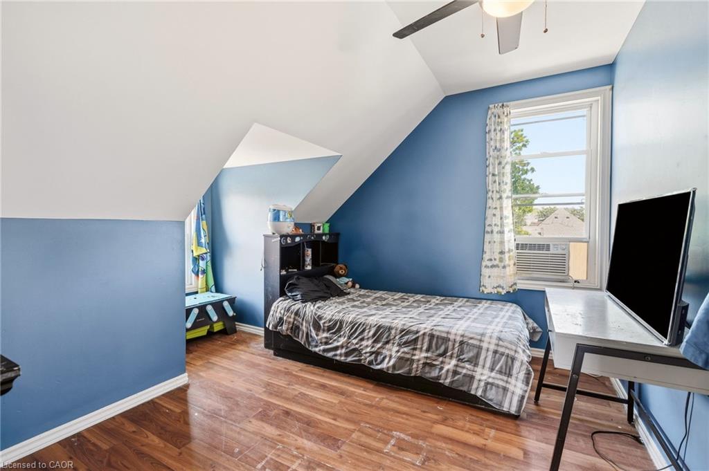 422 Lock Street W Property Photo 26