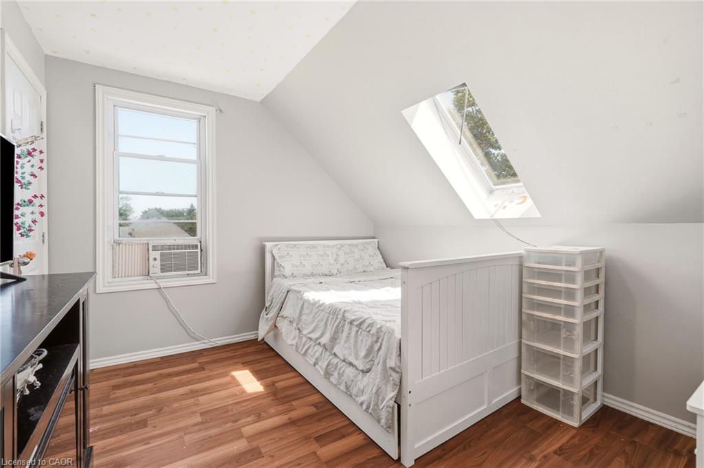 422 Lock Street W Property Photo 28