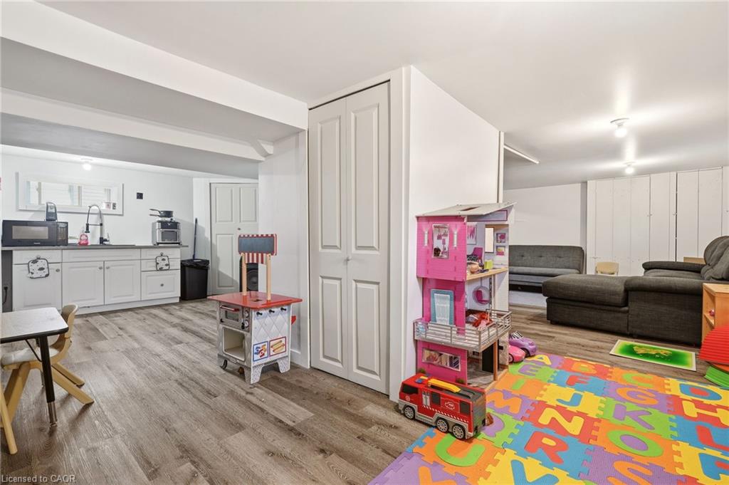 422 Lock Street W Property Photo 32
