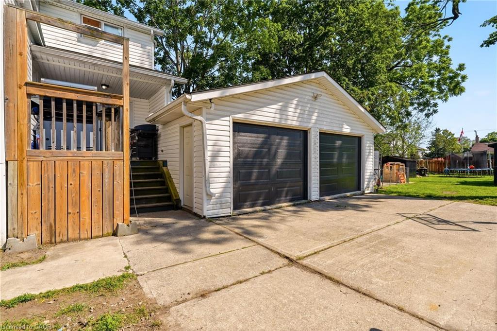 422 Lock Street W Property Photo 35