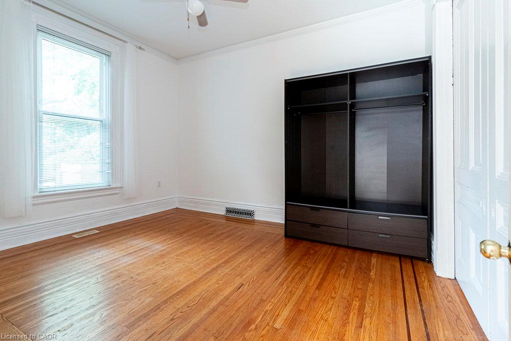 270 Queen Street S Property Photo 35