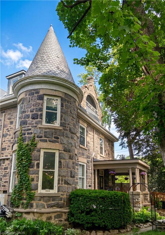 54 Bruce Street Property Photo 40
