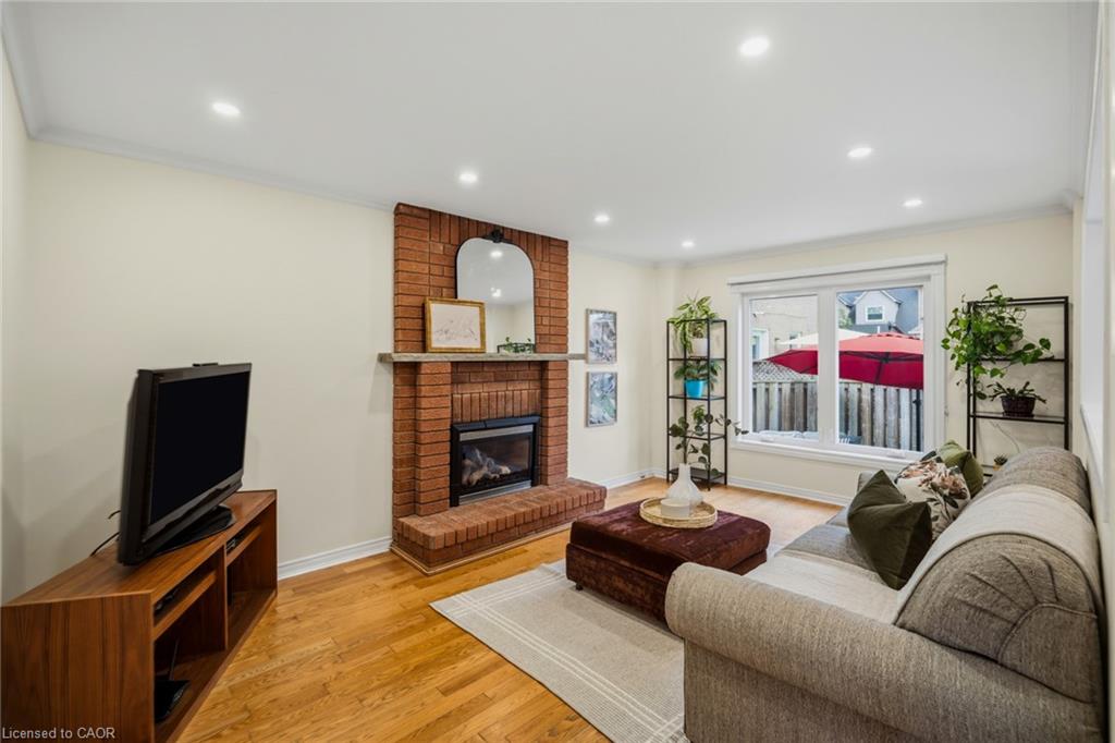 6144 Tenth Line W Property Photo 15