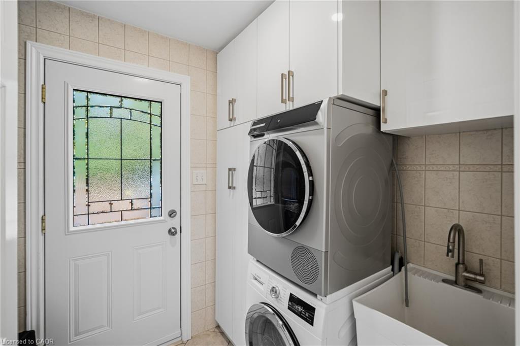 6144 Tenth Line W Property Photo 18
