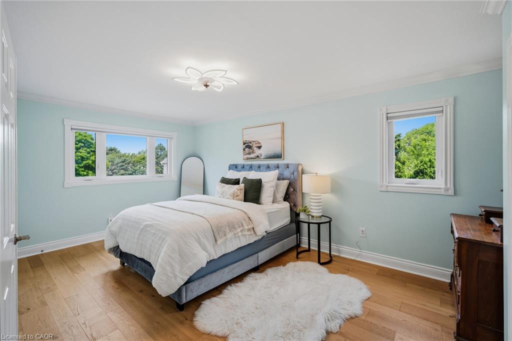 6144 Tenth Line W Property Photo 19