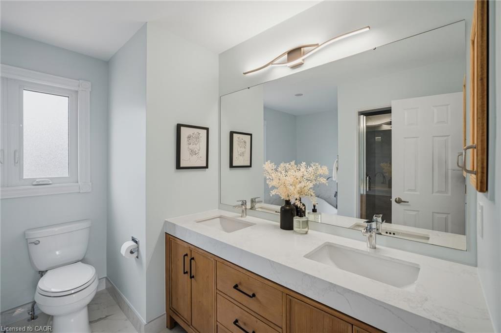 6144 Tenth Line W Property Photo 21