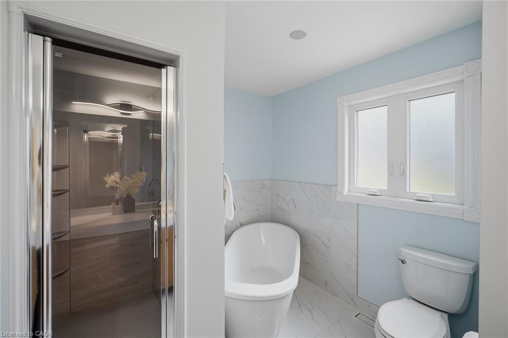 6144 Tenth Line W Property Photo 22