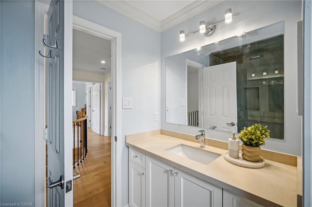 6144 Tenth Line W Property Photo 27