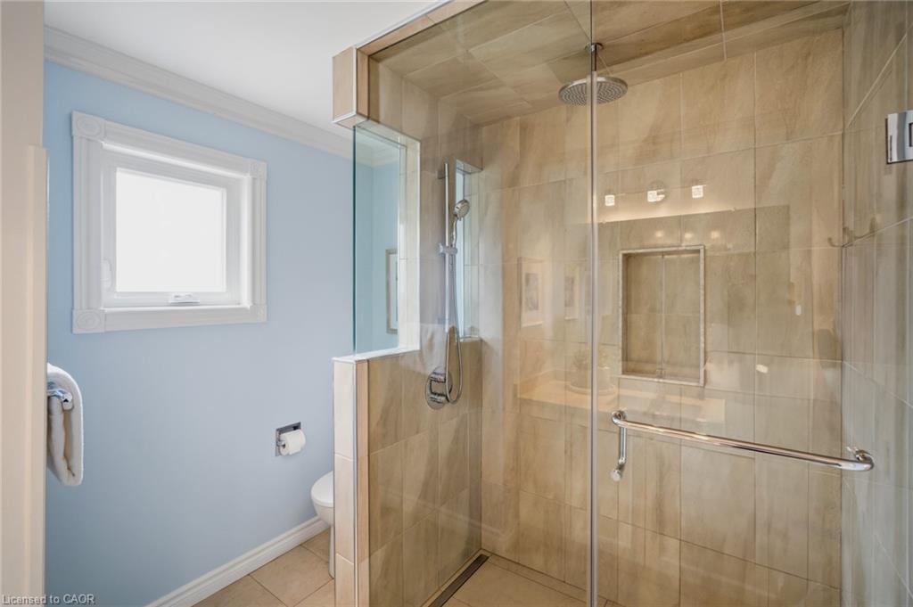 6144 Tenth Line W Property Photo 28