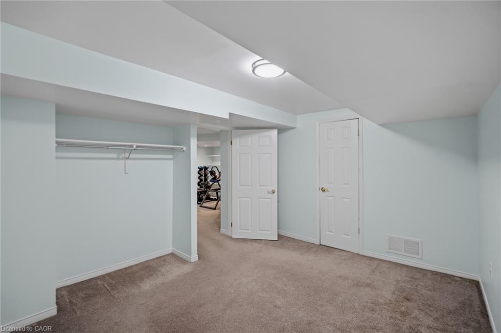 6144 Tenth Line W Property Photo 33