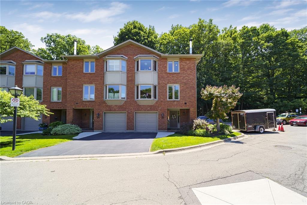 25-30 Osler Drive Property Photo 2