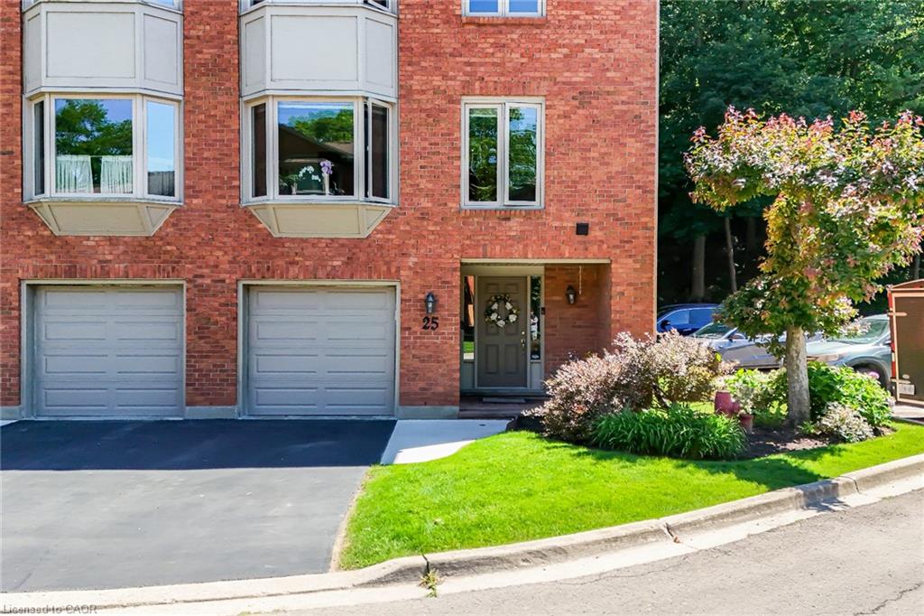 25-30 Osler Drive Property Photo 3