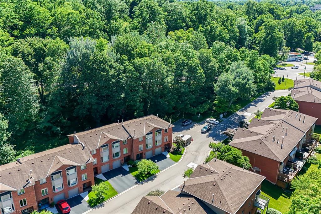 25-30 Osler Drive Property Photo 6