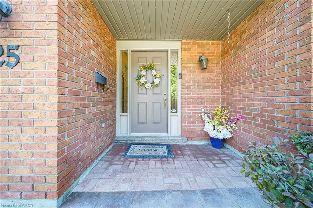 25-30 Osler Drive Property Photo 8