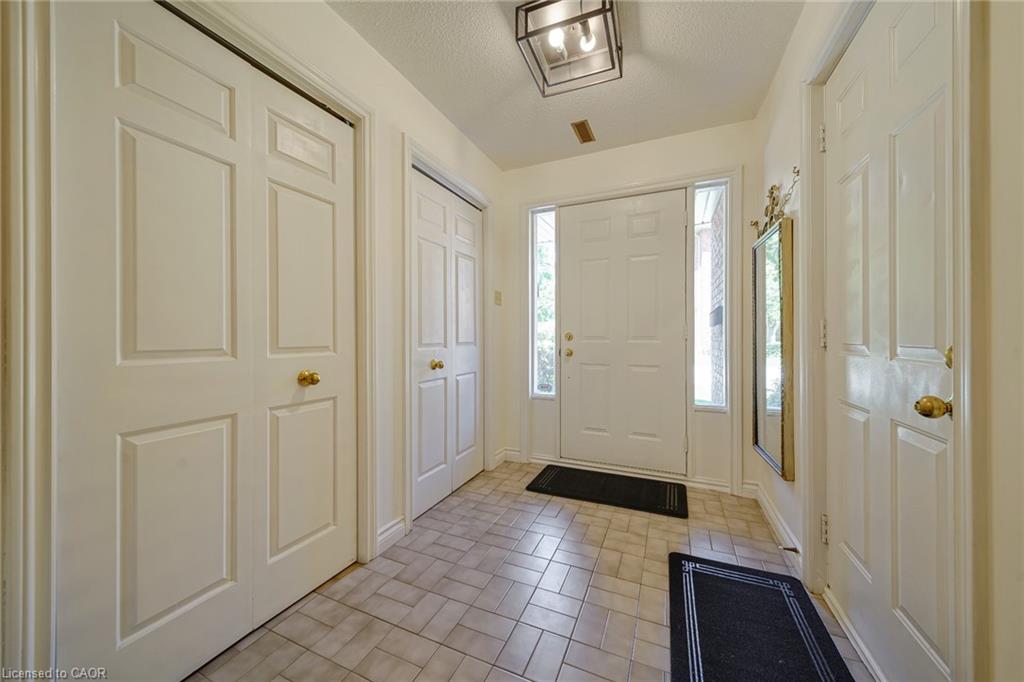 25-30 Osler Drive Property Photo 10