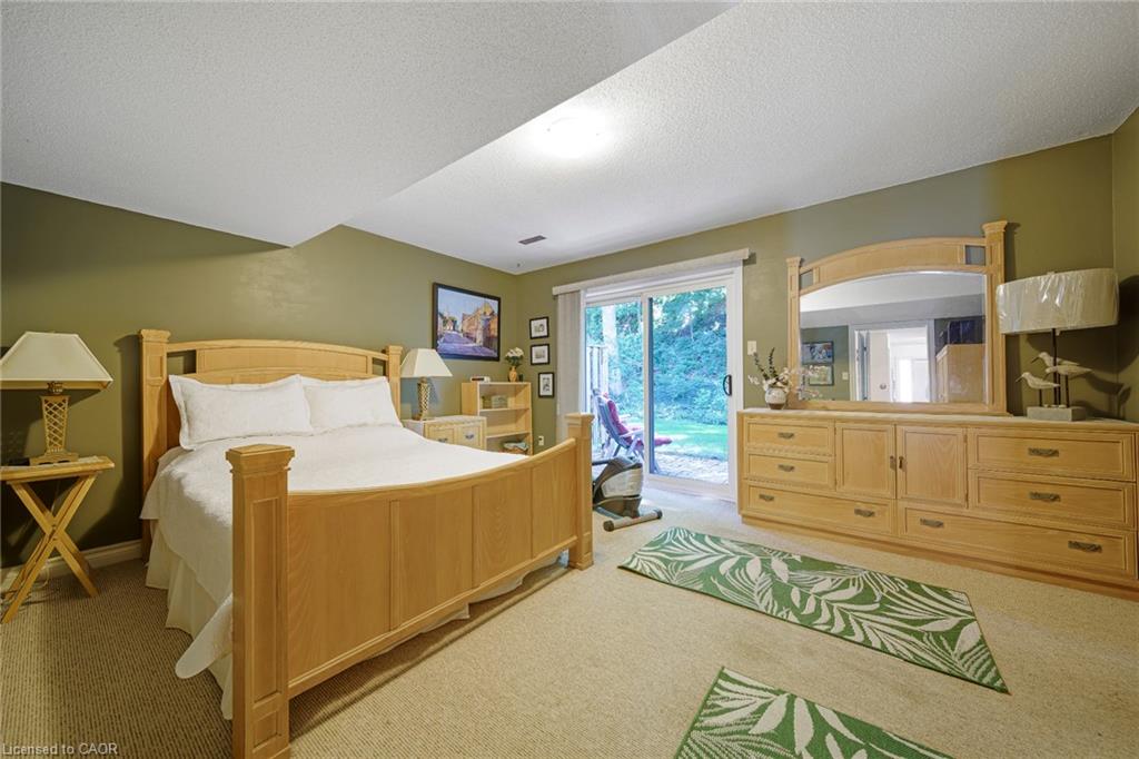 25-30 Osler Drive Property Photo 11