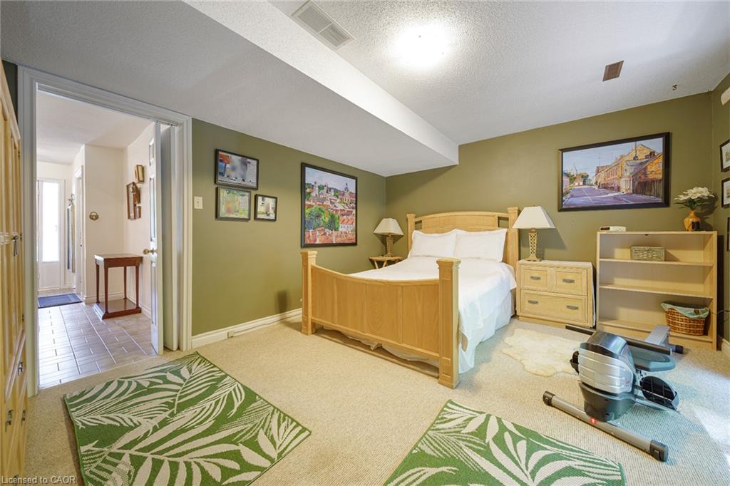 25-30 Osler Drive Property Photo 12